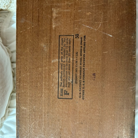Vintage Cigar boxes. - Picture 3 of 12